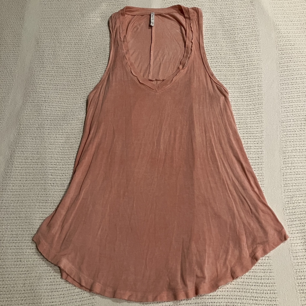 Women's Sleeveless Peach Top